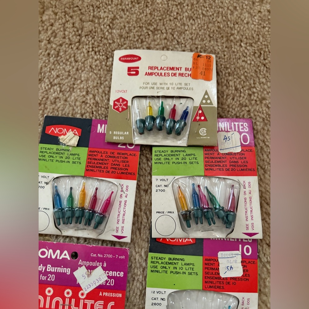Lot of vintage NOMA Replacement Bulbs Multi-Color